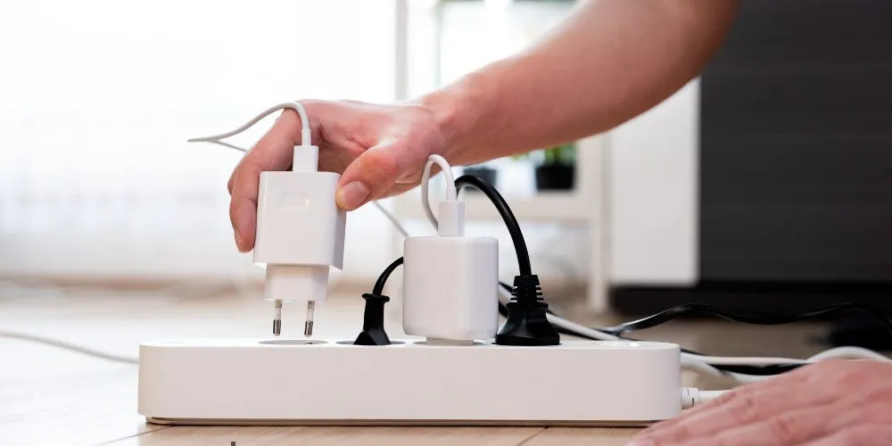 ¿Cuáles aparatos consumen más electricidad en el hogar y cómo reducir el gasto?