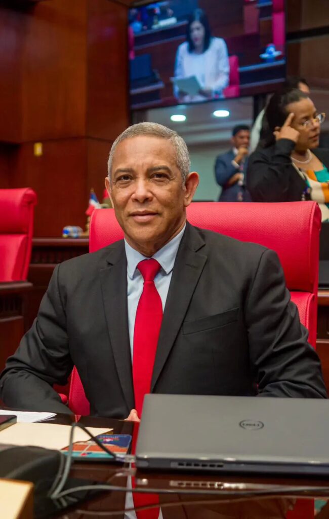 Franklin Romero 10 años en el Congreso con 135 iniciativas y gestión de obras en Duarte