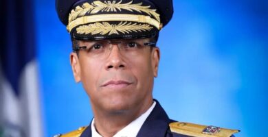 Abinader designa a Martín Miguel Tapia Sánchez como inspector general de la Policía Nacional