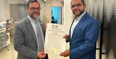 Senador del Estado de NY reconoce al jefe de Redacción de elCaribe