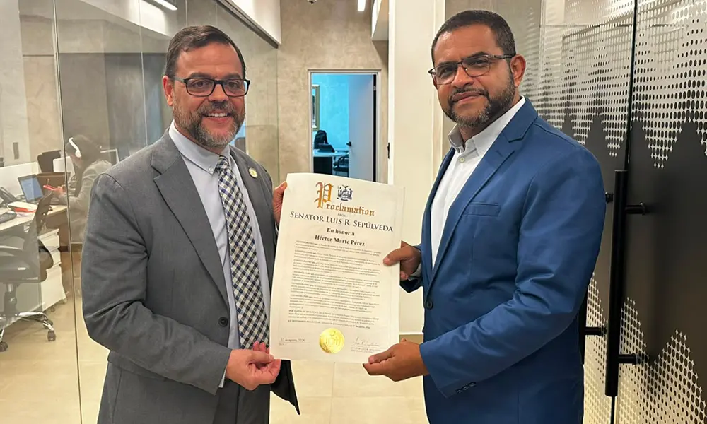 Senador del Estado de NY reconoce al jefe de Redacción de elCaribe