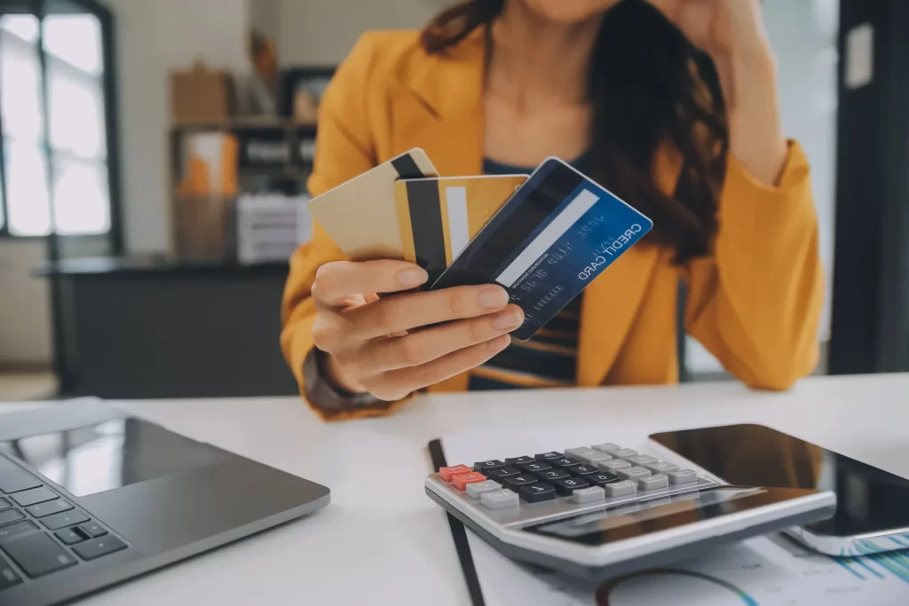 ¿Tus deudas se comen el salario? Cómo ordenar varios préstamos sin perder el control