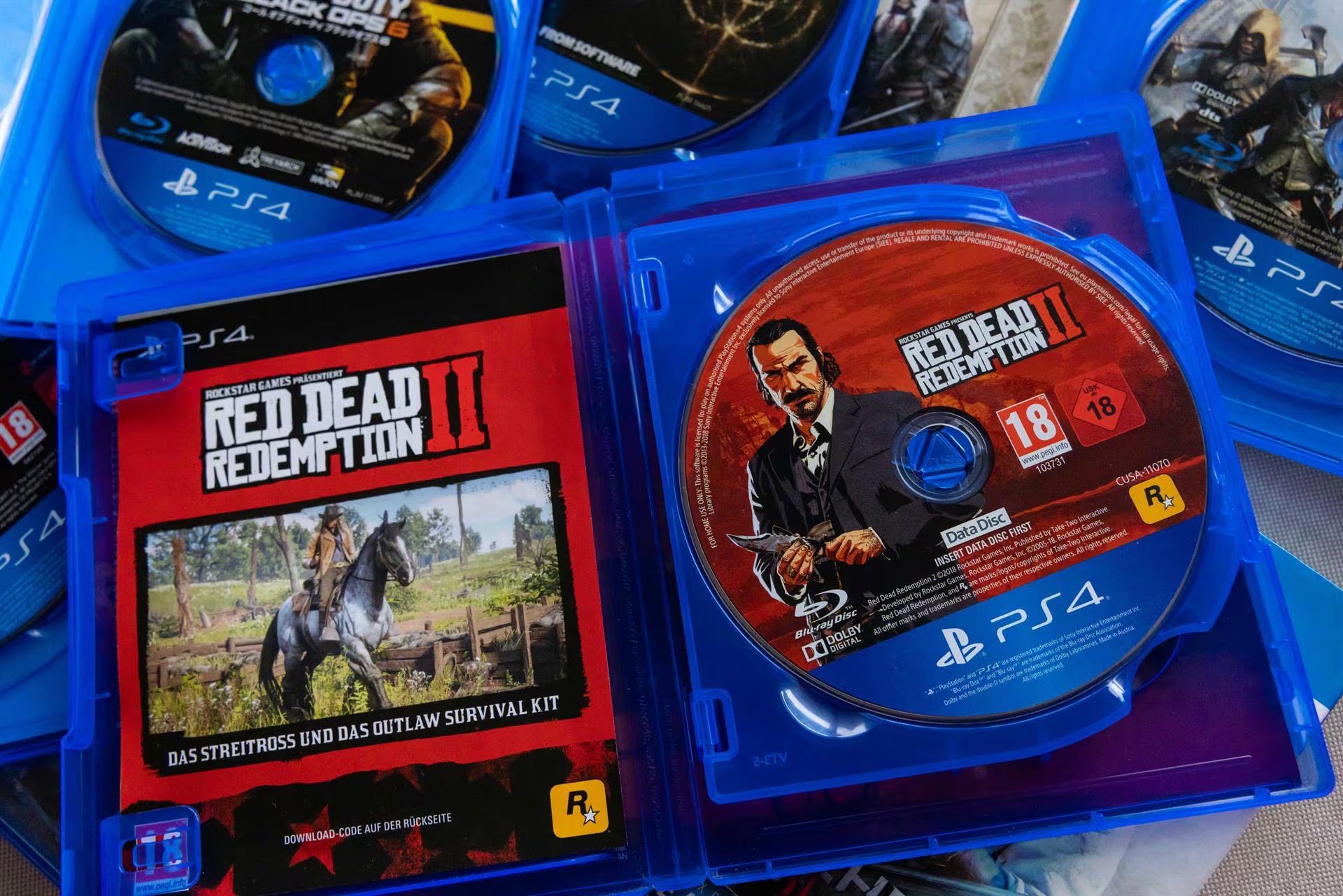 Antes de sacar al mercado un disco de videojuego primero debe de ser aprobado por Sony para luego pasar a su fabricaci&oacute;n y posterior desarrollo.
