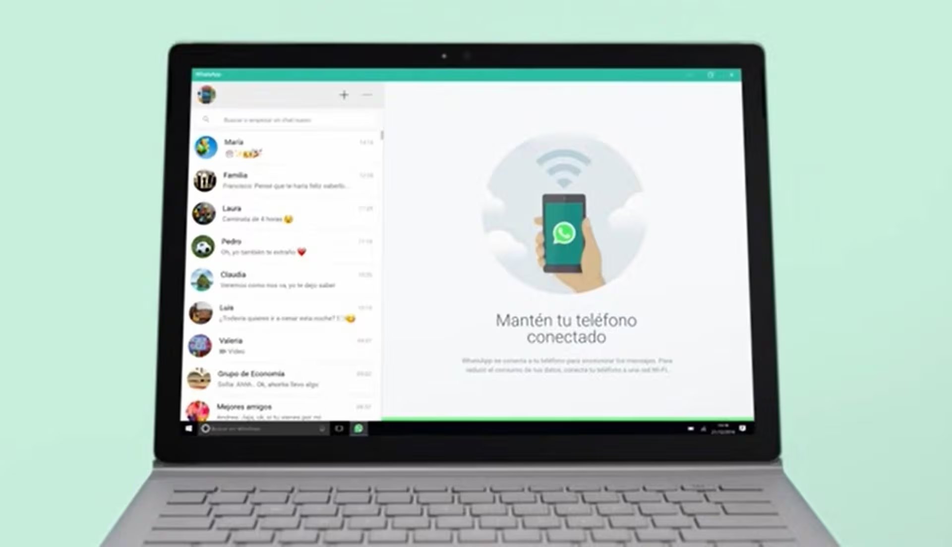 Puedes compartir pantalla cuando realiaves una videollamada WhatsApp Web.
