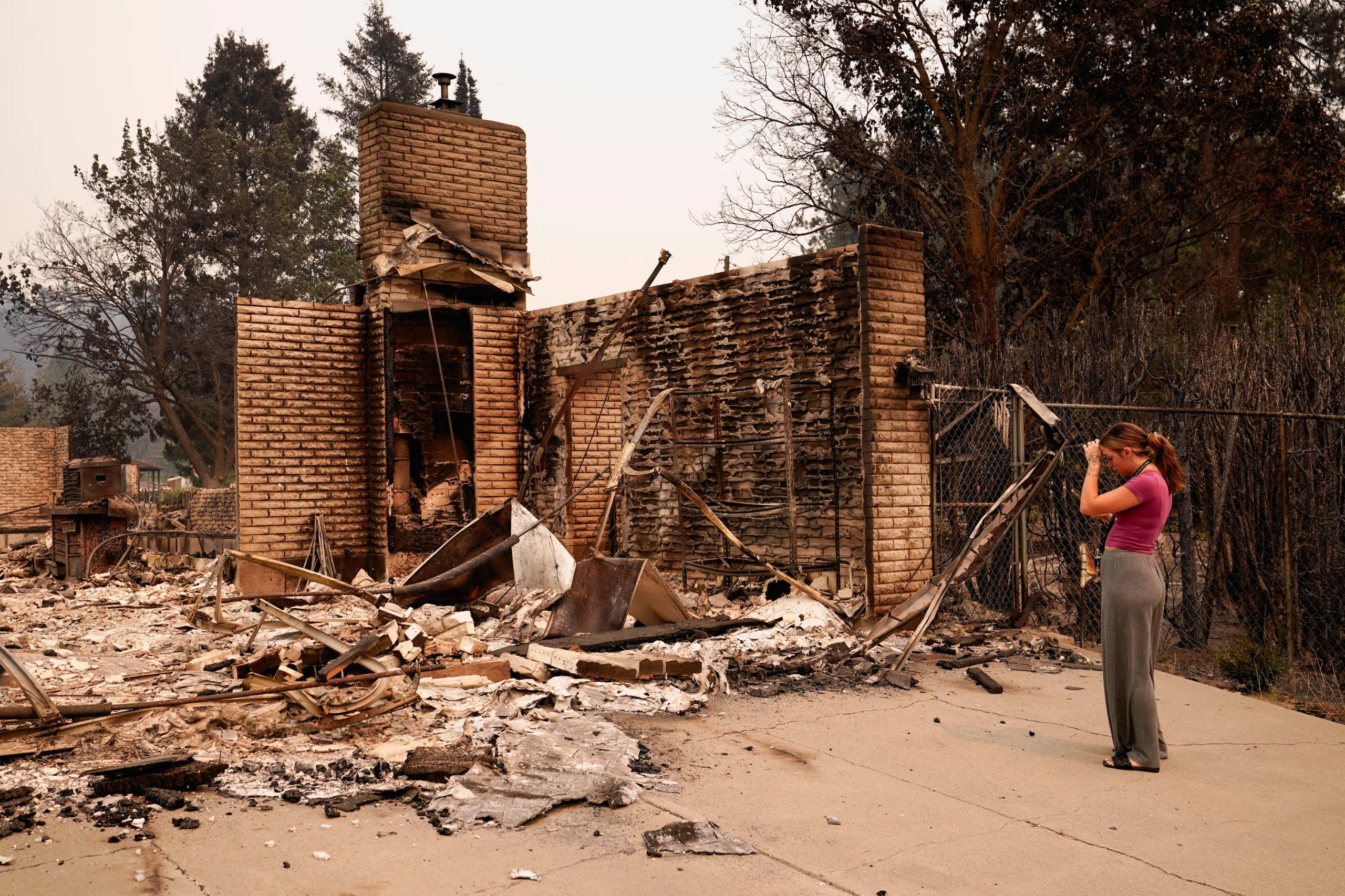 El gobernador Bob Ferguson declar&oacute; la emergencia estatal en Washington y prohibi&oacute; todo tipo de quemas por los vientos huracanados y las temperaturas r&eacute;cord (REUTERS)