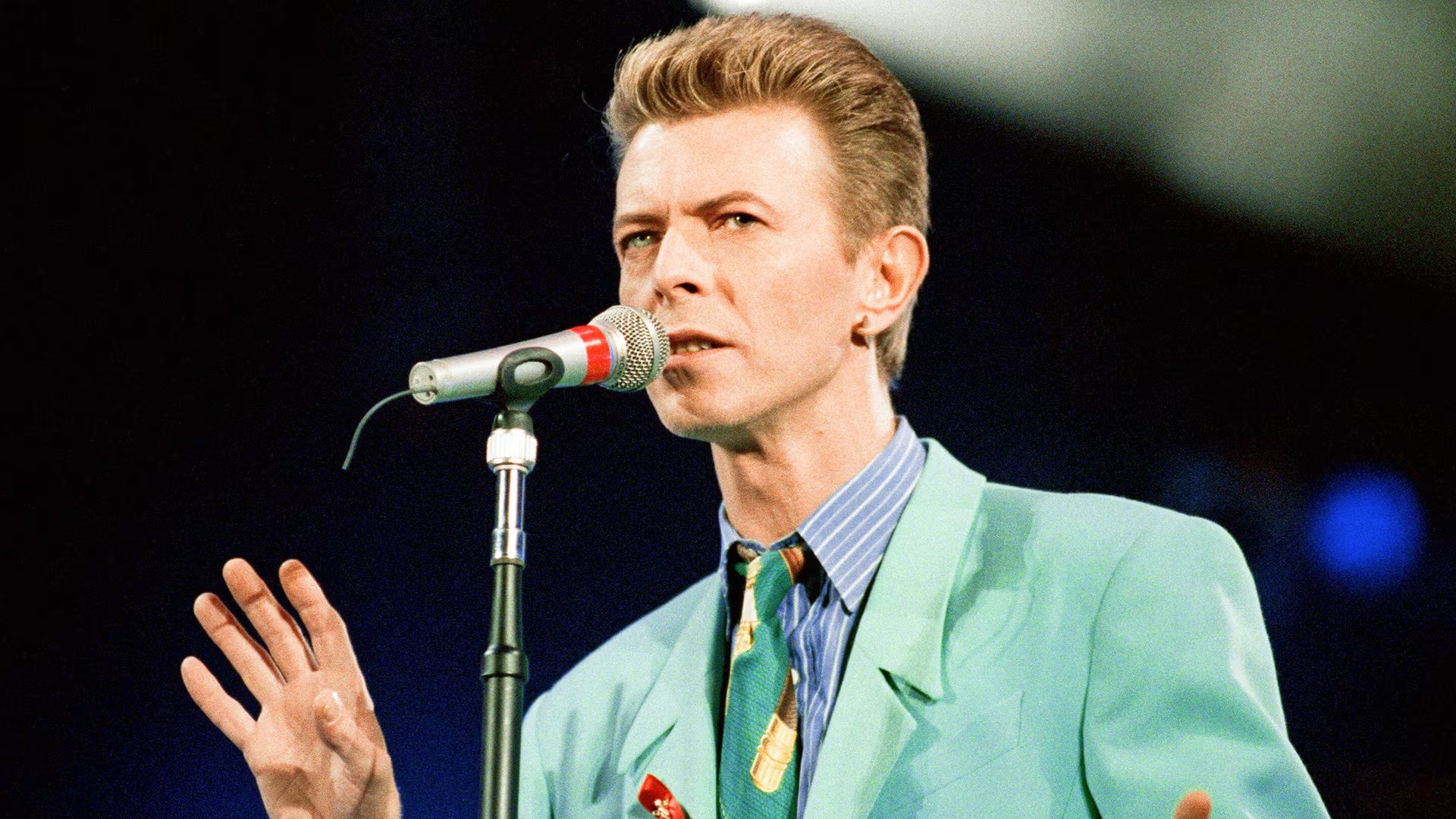 Un episodio de salud durante un concierto en Praga vincula la canci&oacute;n con uno de los momentos m&aacute;s decisivos en la vida de Bowie (Cr&eacute;dito: Trinity Mirror / Mirrorpix)