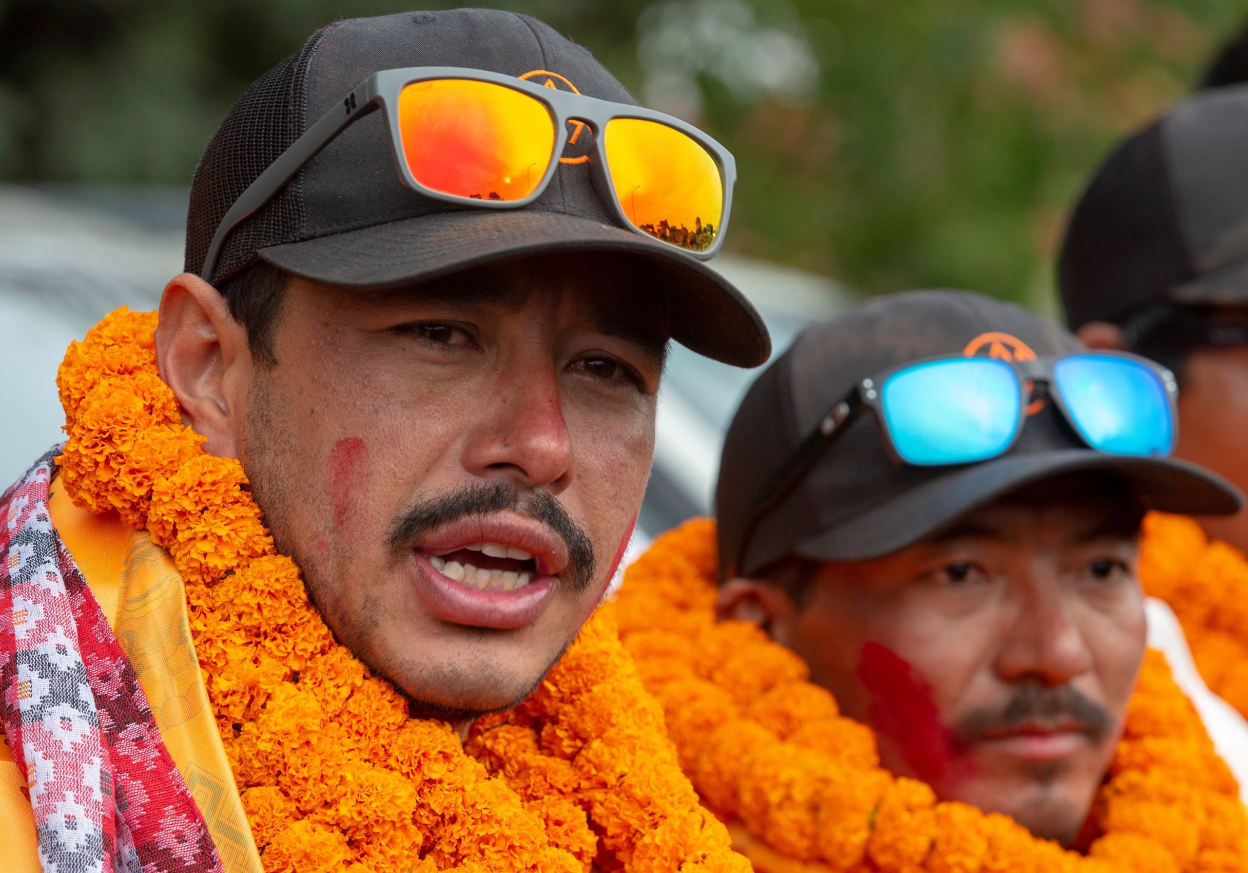 A trav&eacute;s de su fundaci&oacute;n, Nirmal Purja tambi&eacute;n busc&oacute; mejorar las condiciones de los trabajadores de monta&ntilde;a y apoyar a comunidades vinculadas al Himalaya (EFE/NARENDRA SHRESTHA)
