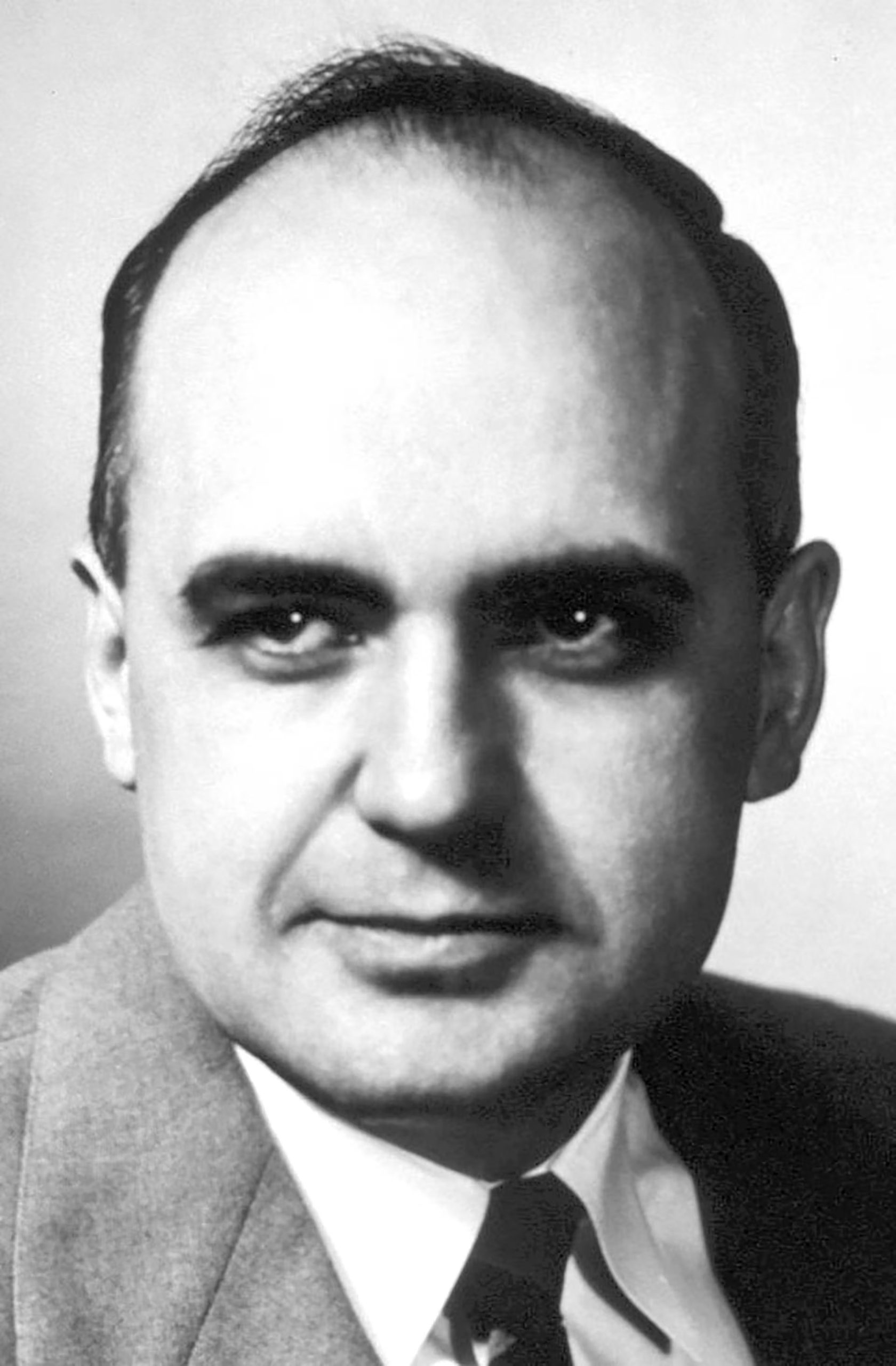 Maurice Hilleman desarrolló 40 vacunas, entre ellas las de paperas, varicela, meningitis y sarampión, y sus aportes también impulsaron las vacunas antigripales anuales (Wikipedia)