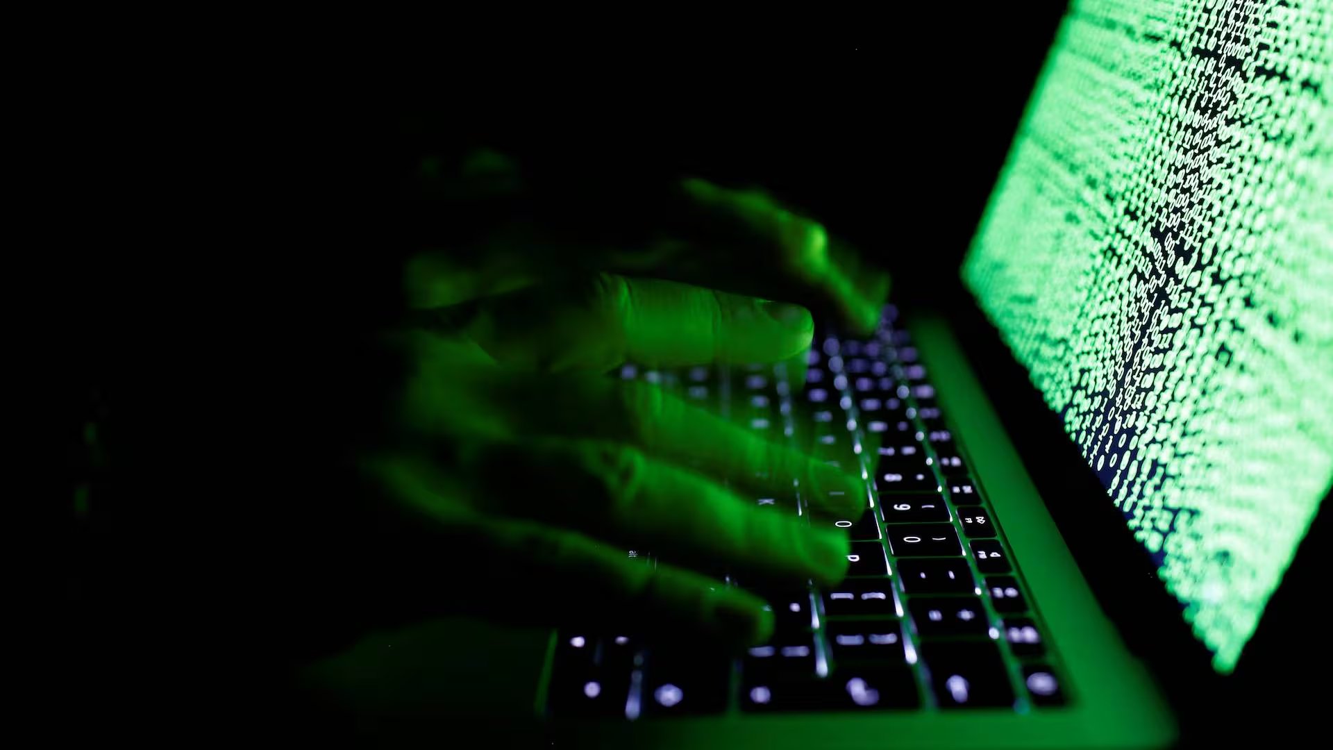 Clonaci&oacute;n de celulares, se&ntilde;ales para detectar un ataque invisible antes de que escale a fraude - (Reuters)