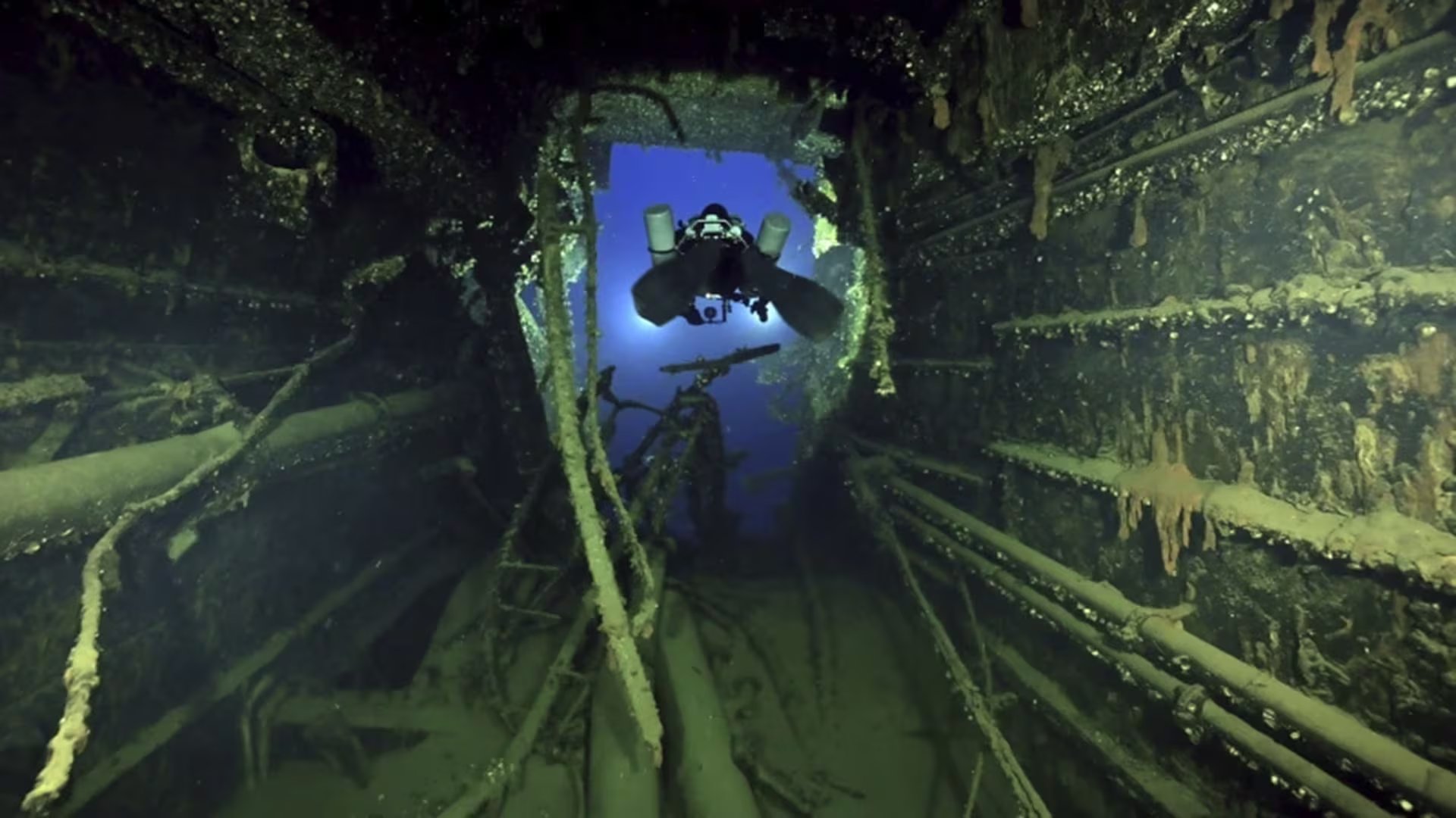 El Britannic se hundi&oacute; en 1916 en el mar Egeo tras chocar con una mina, con 30 muertos y m&aacute;s de un millar de sobrevivientes (AP)