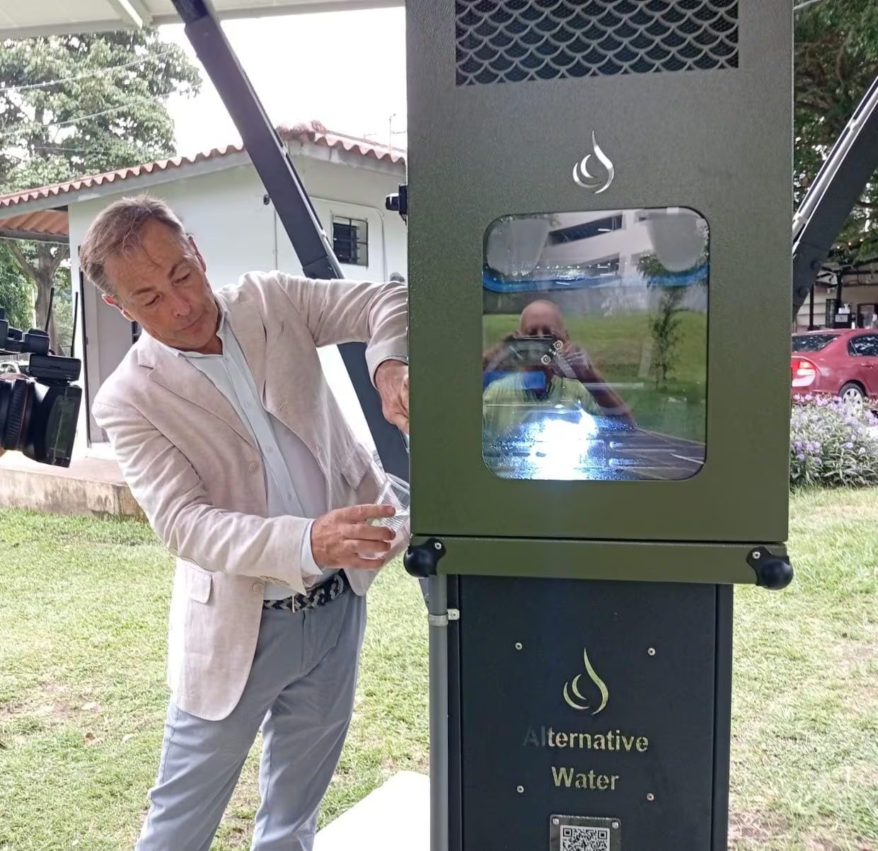 La tecnología genera agua potable certificada por el Ministerio de Salud de Panamá, cumpliendo con los estándares de calidad e inocuidad para el consumo humano. Cortesía